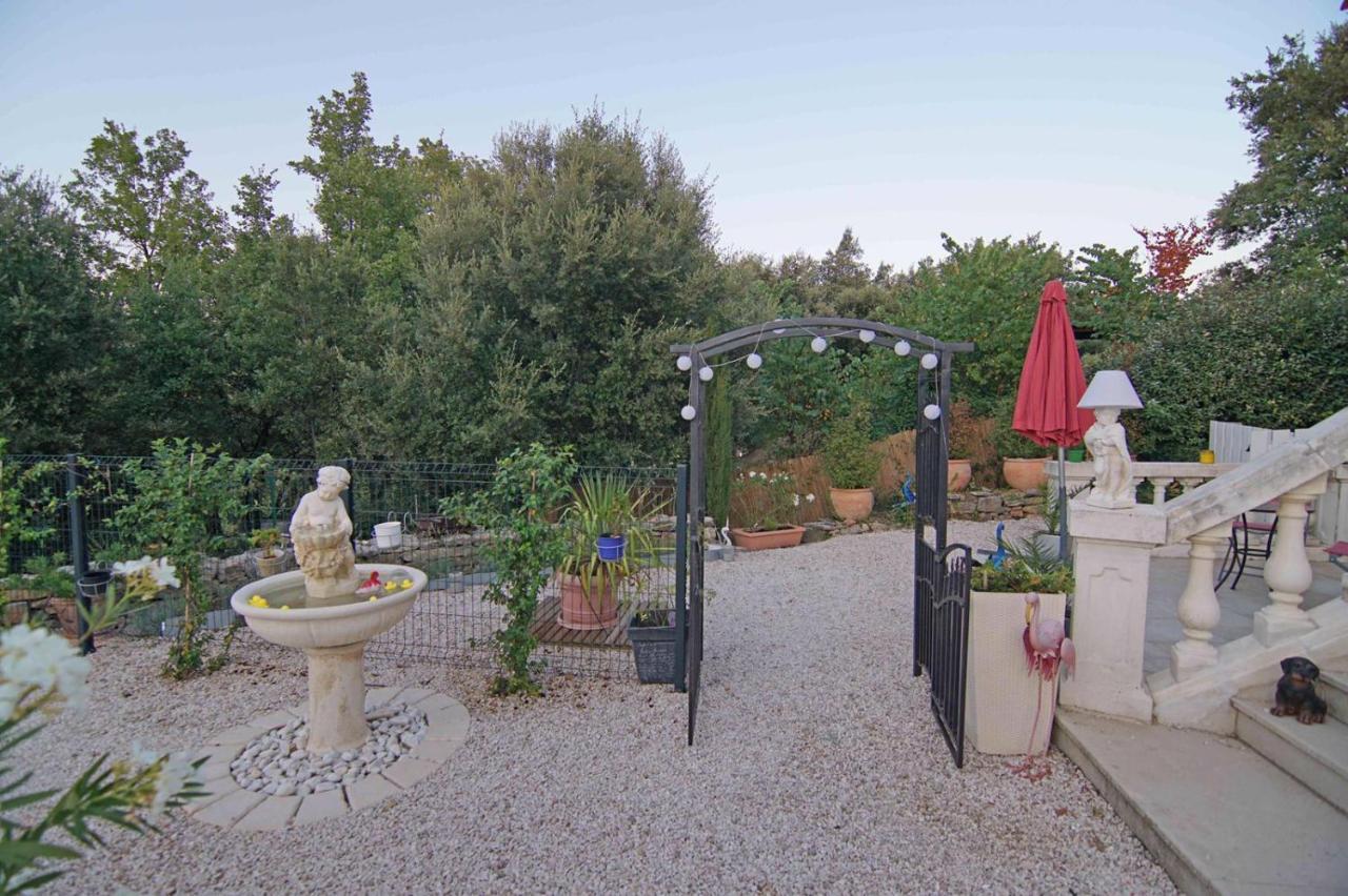 Chez Amali - Stielvolle Ferienwohnung In Der Provence Mit Terrasse Brignoles Zewnętrze zdjęcie