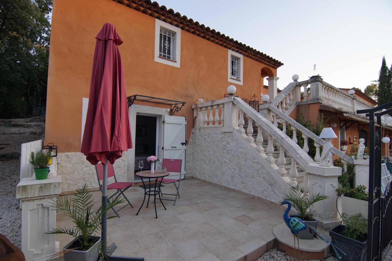 Chez Amali - Stielvolle Ferienwohnung In Der Provence Mit Terrasse Brignoles Zewnętrze zdjęcie